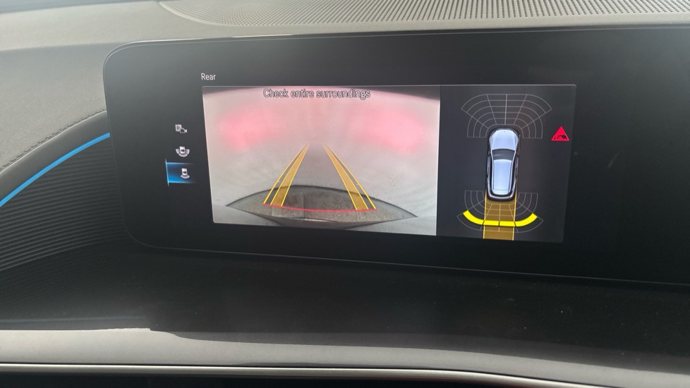 MERCEDES EQC reverse camera