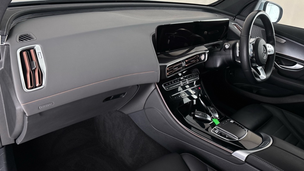 MERCEDES EQC Image 10