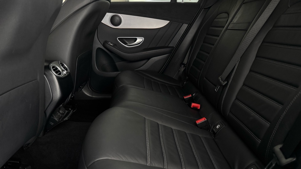 MERCEDES EQC Image 14