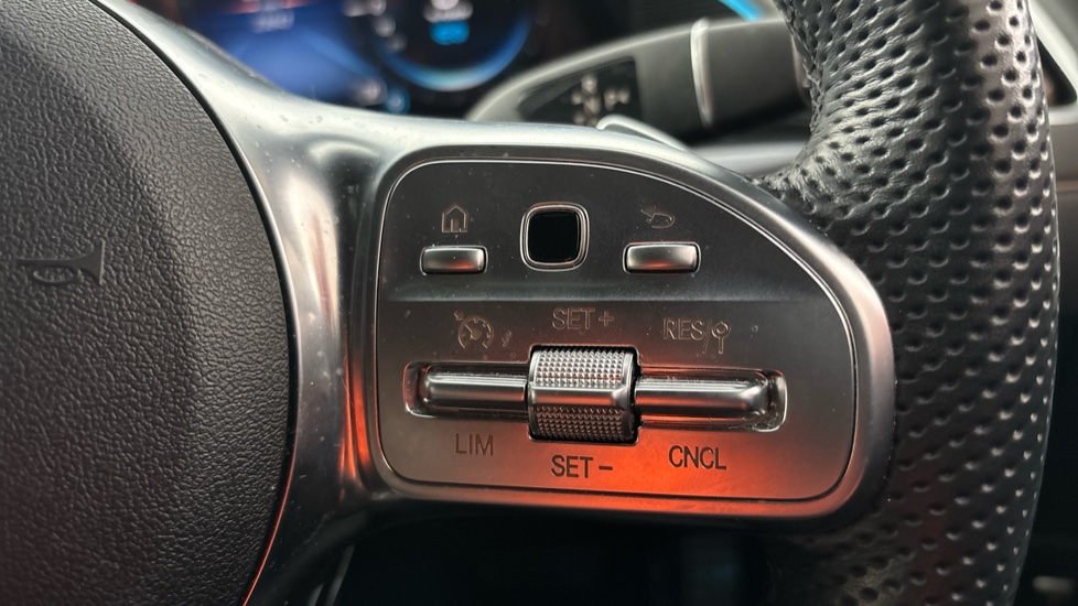 MERCEDES EQC Cruise control