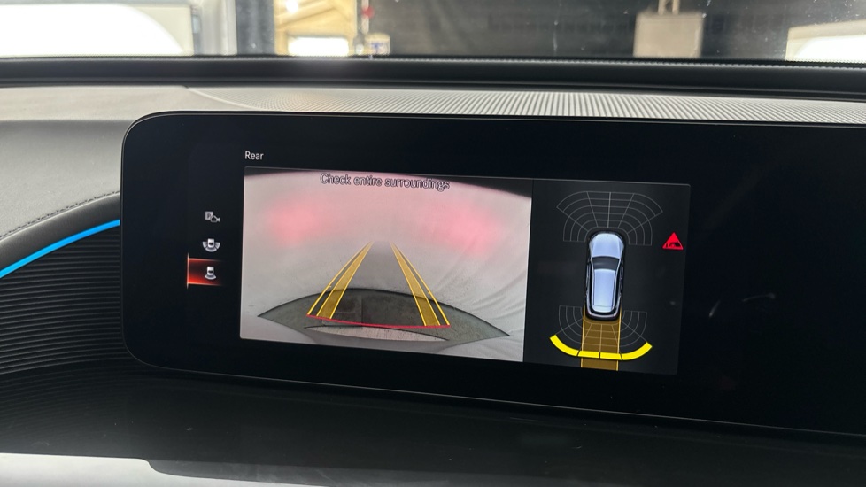 MERCEDES EQC Reverse camera