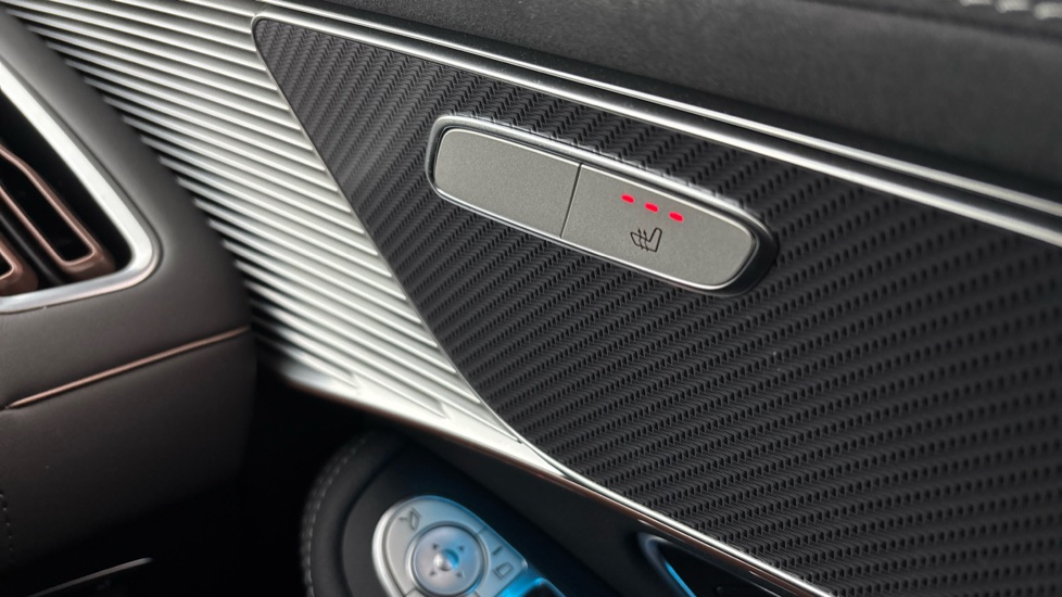 MERCEDES EQC Heated seats