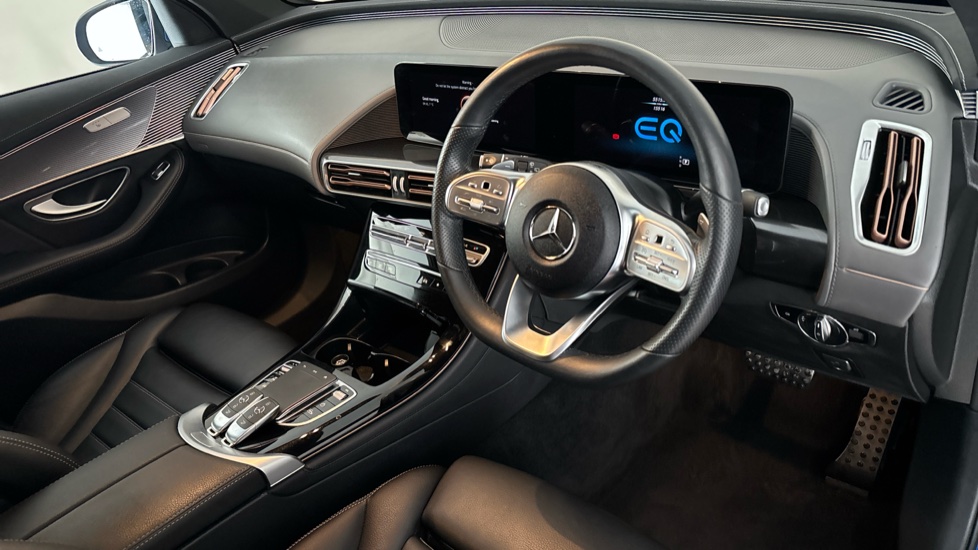 MERCEDES EQC Image 9