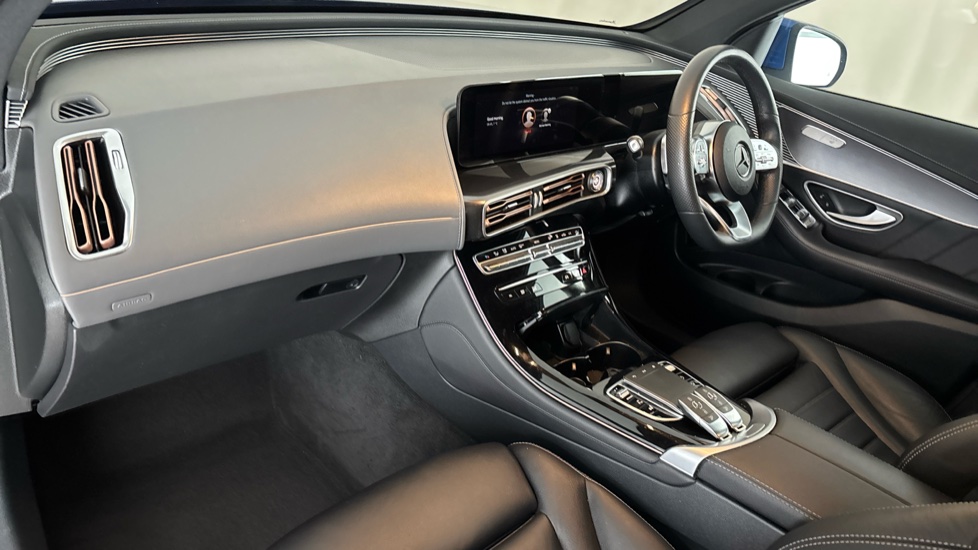 MERCEDES EQC Image 10