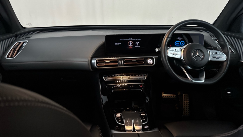 MERCEDES EQC Image 11