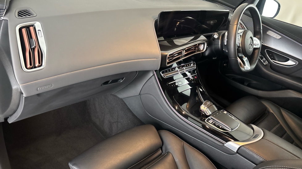 MERCEDES EQC Image 10