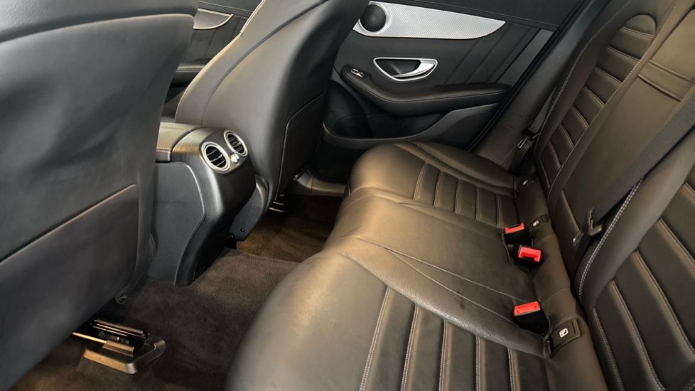 MERCEDES EQC Image 14