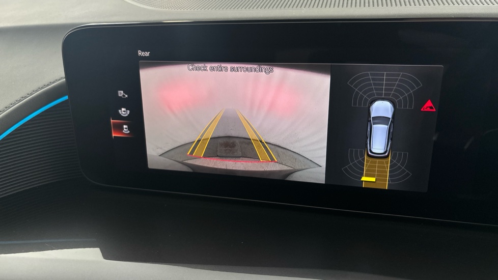 MERCEDES EQC reverse camera