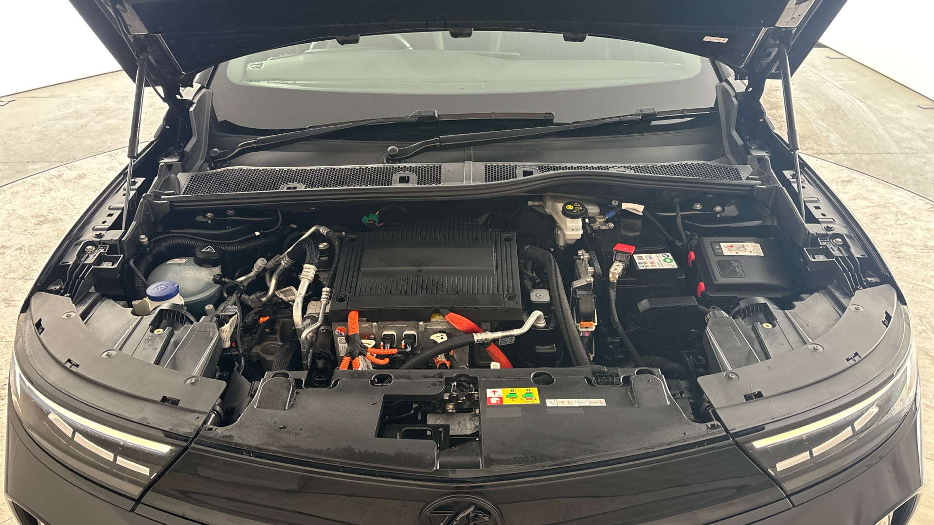 4049140 100kW SRi Nav Premium 50kWh 5dr Auto