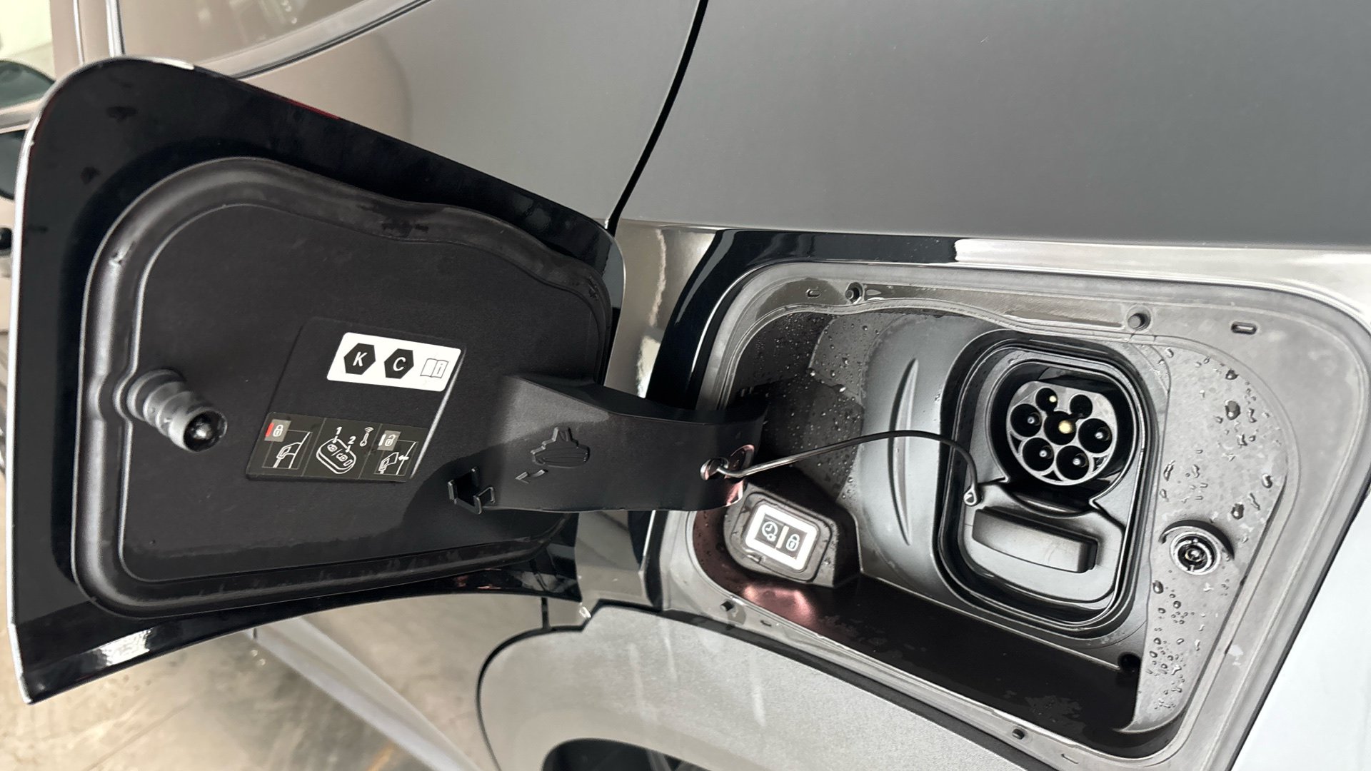 4049140 100kW SRi Nav Premium 50kWh 5dr Auto