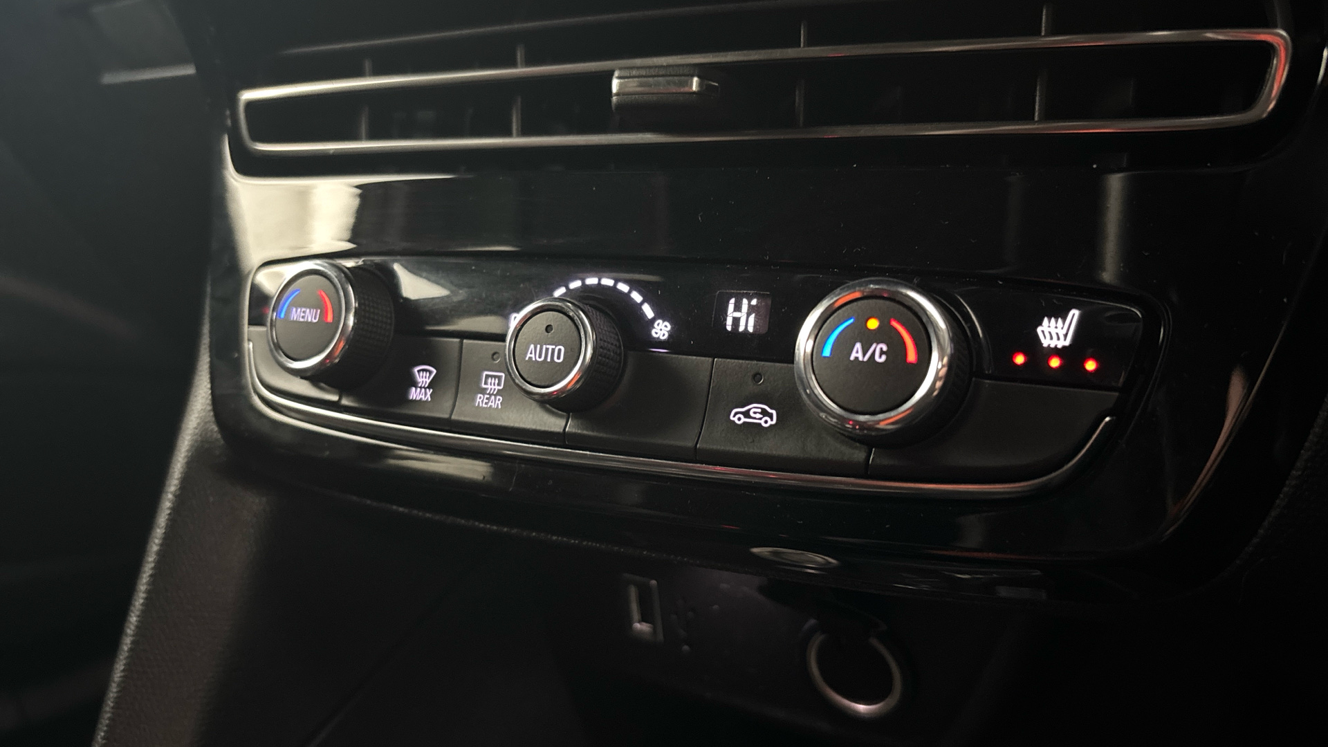 4049140 100kW SRi Nav Premium 50kWh 5dr Auto