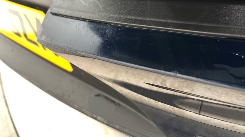 JAGUAR I-PACE Chips and scratches