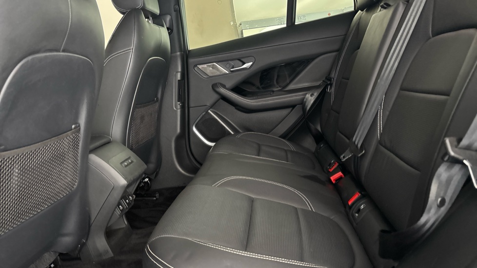 JAGUAR I-PACE Image 14