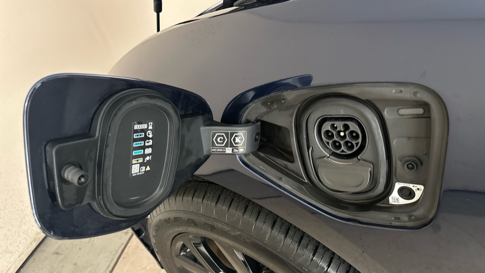 JAGUAR I-PACE Image 21