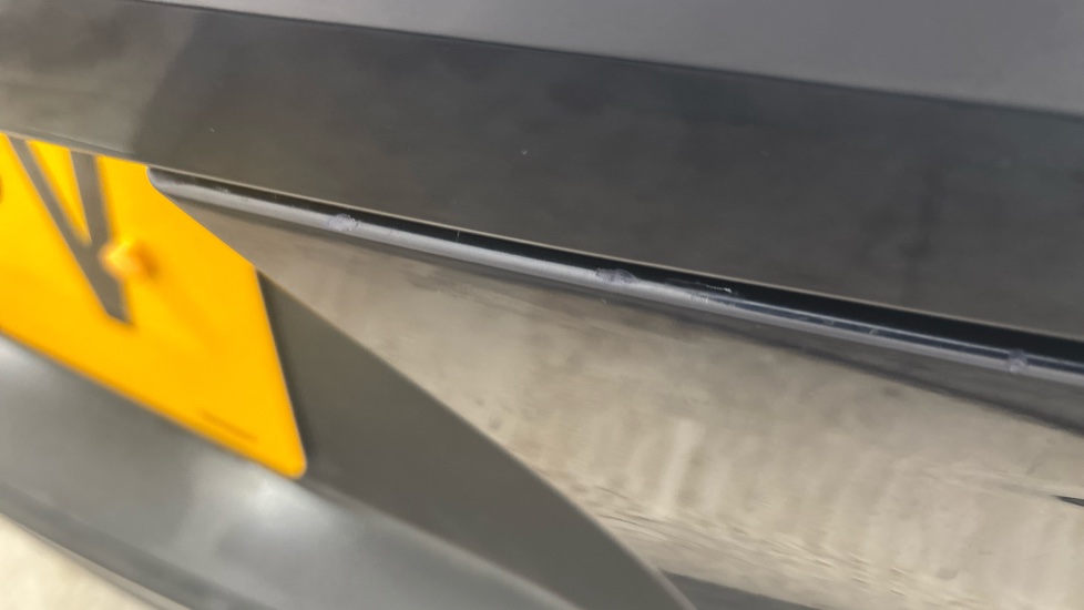 JAGUAR I-PACE Chips and scratches