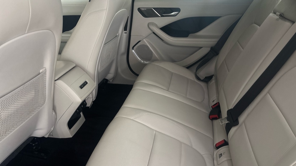 JAGUAR I-PACE Image 14