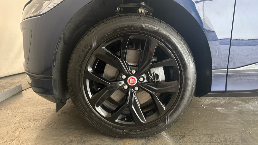 JAGUAR I-PACE Image 17