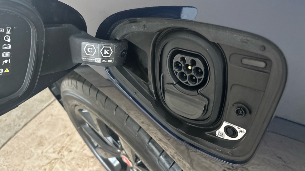 JAGUAR I-PACE Image 21