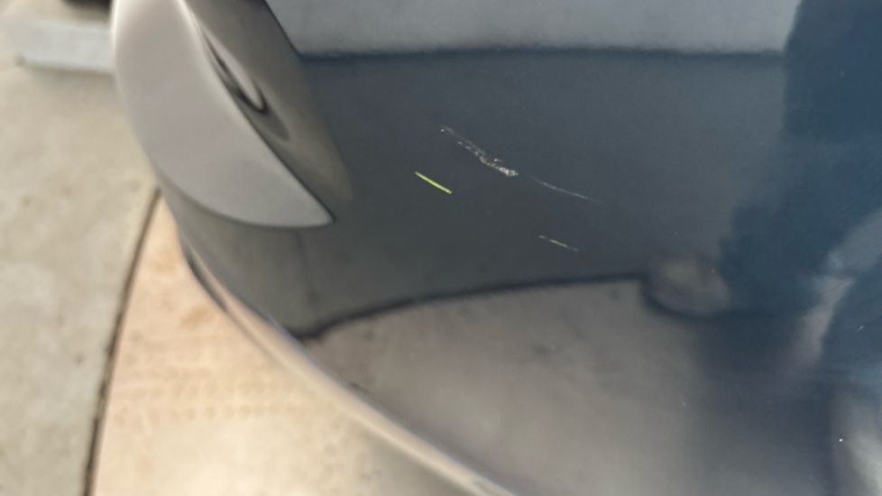 VOLVO XC60 scratches