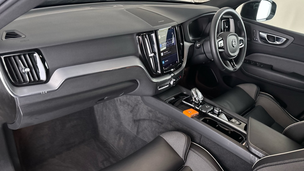 VOLVO XC60 Image 10