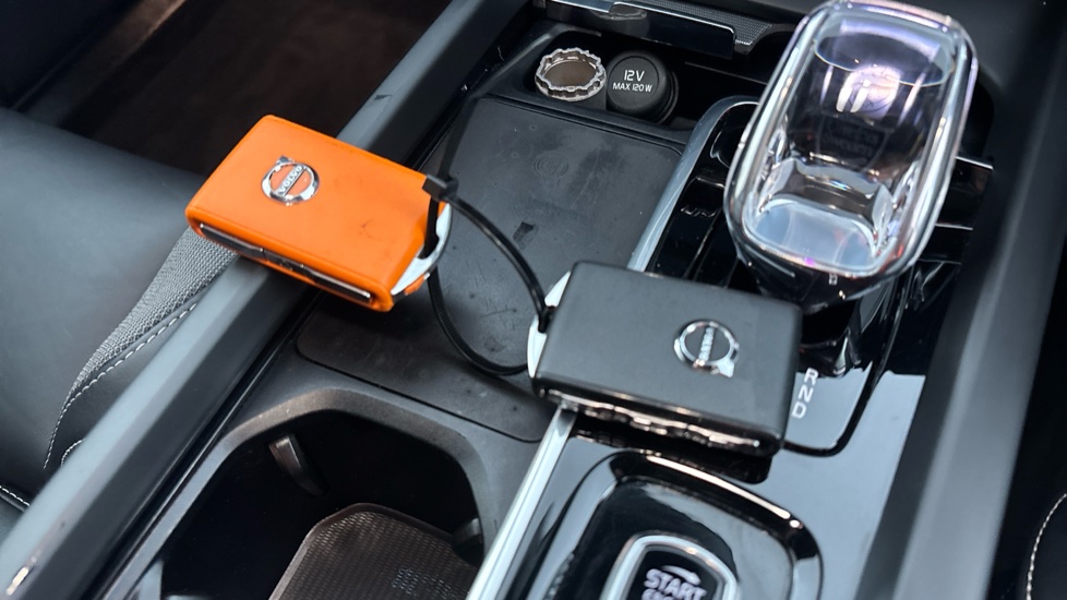 VOLVO XC60 2 keys