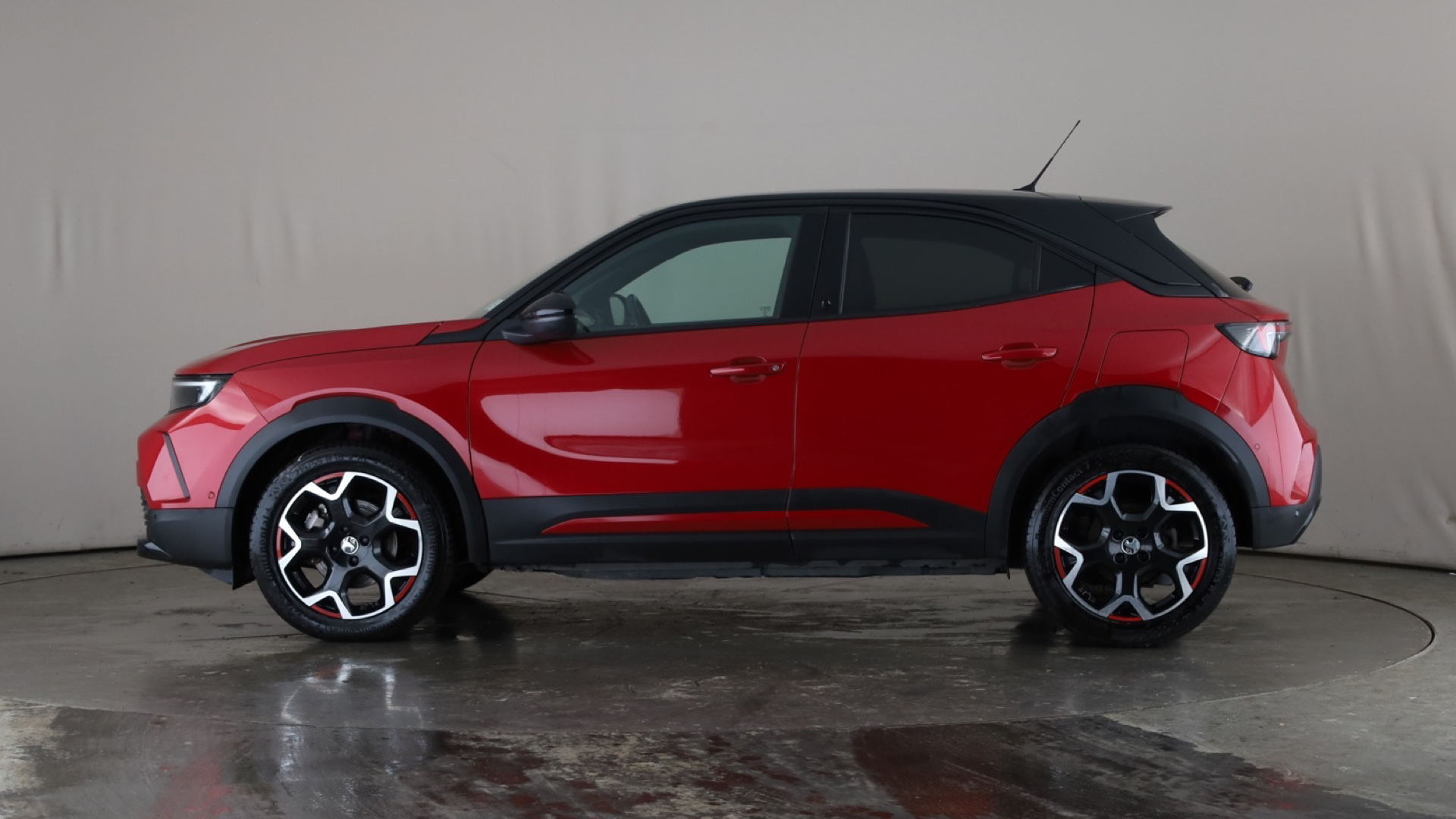 4049087 100kW SRi Nav Premium 50kWh 5dr Auto