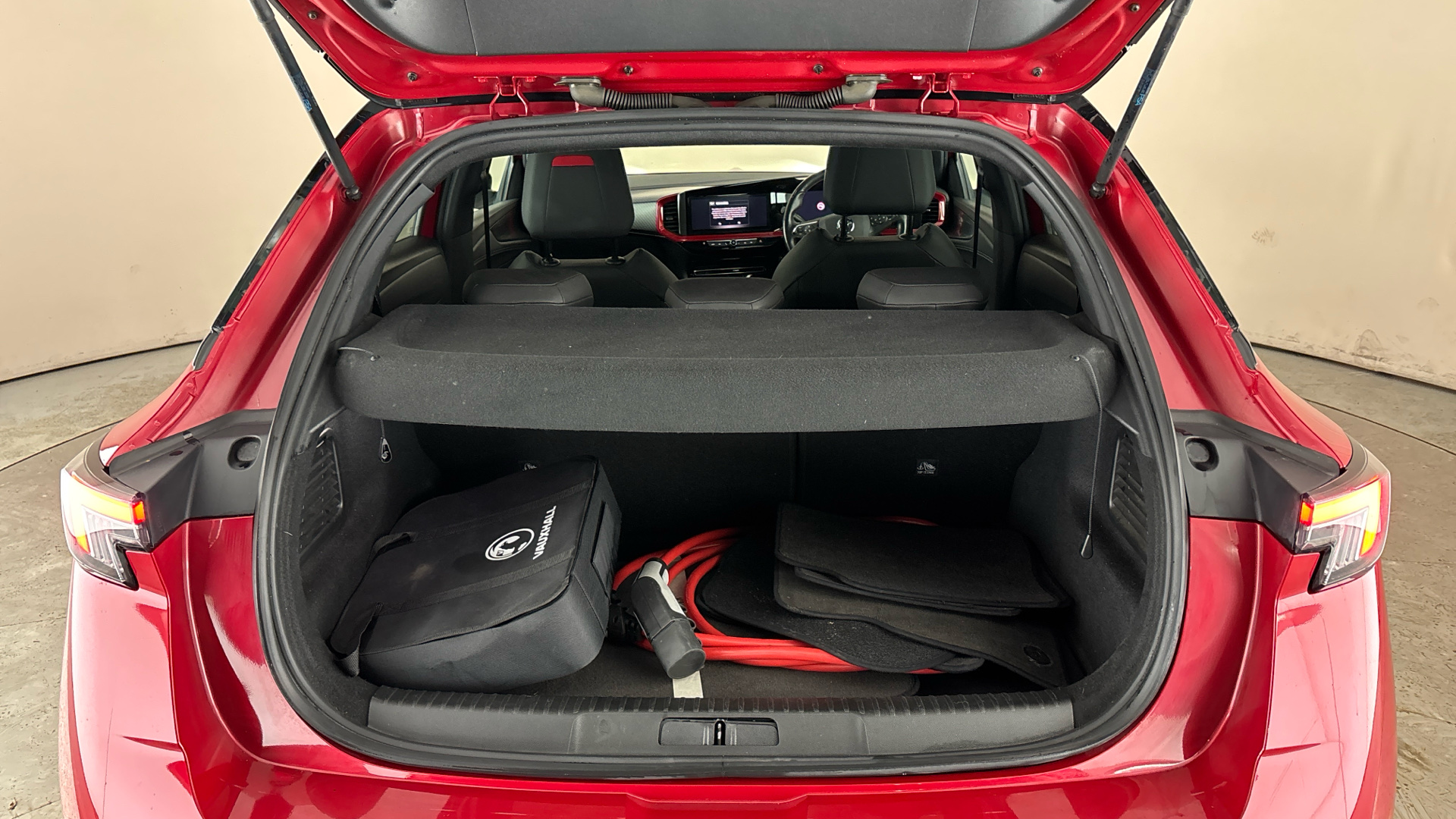 4049087 100kW SRi Nav Premium 50kWh 5dr Auto