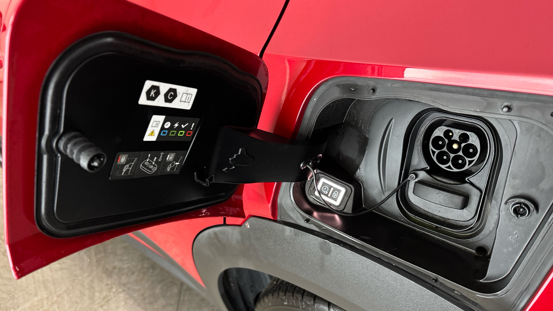 4049087 100kW SRi Nav Premium 50kWh 5dr Auto