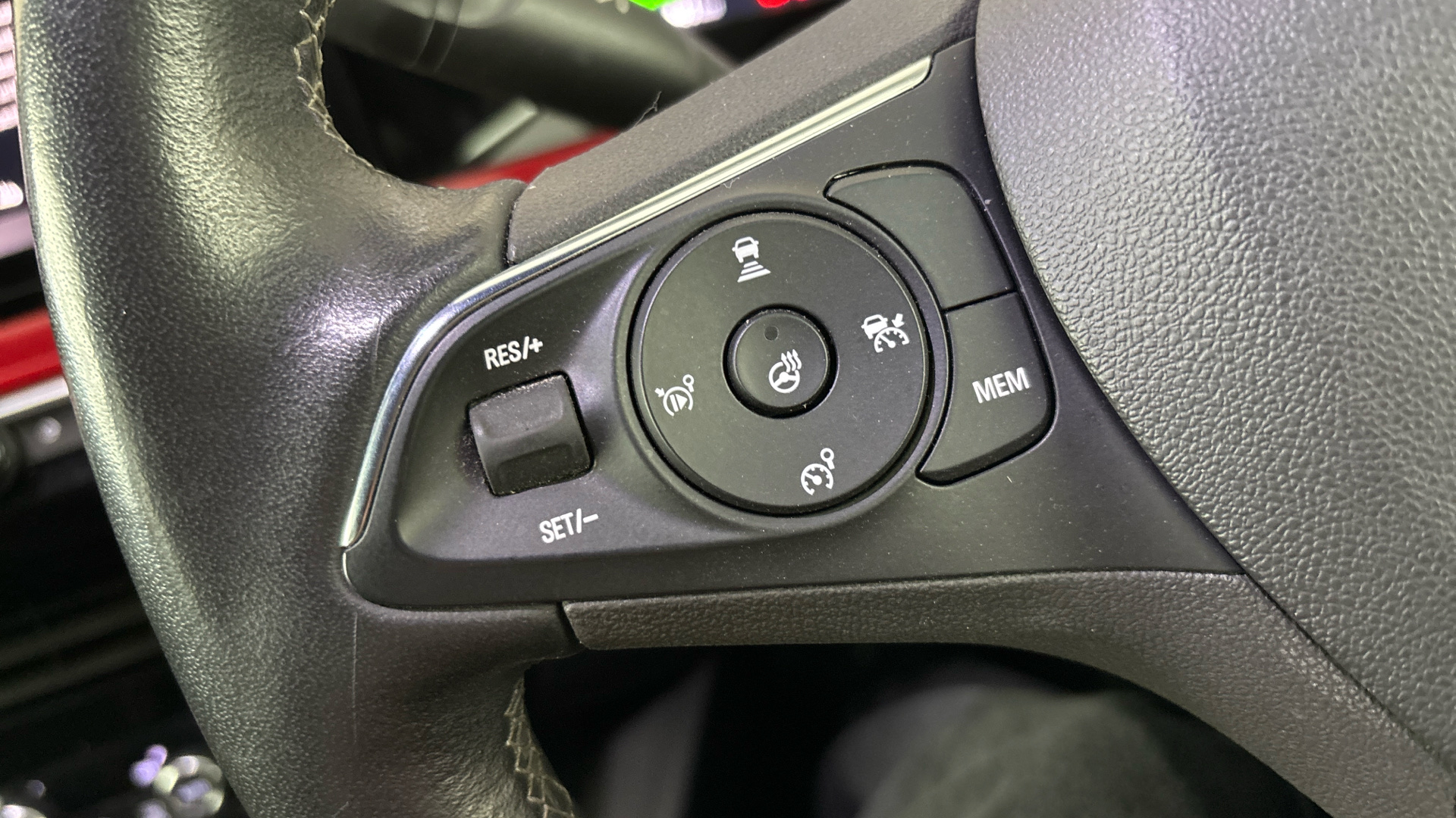 4049087 100kW SRi Nav Premium 50kWh 5dr Auto