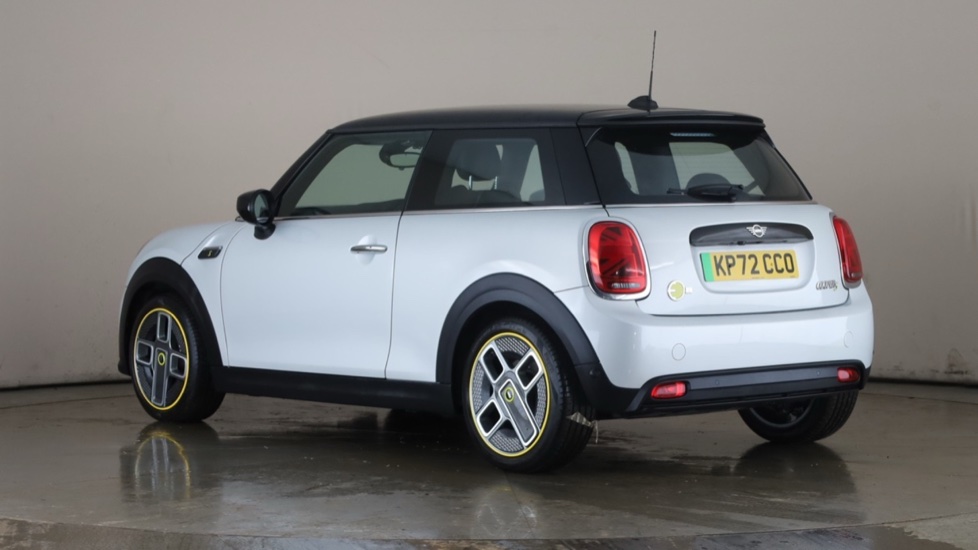 MINI HATCHBACK Image 3