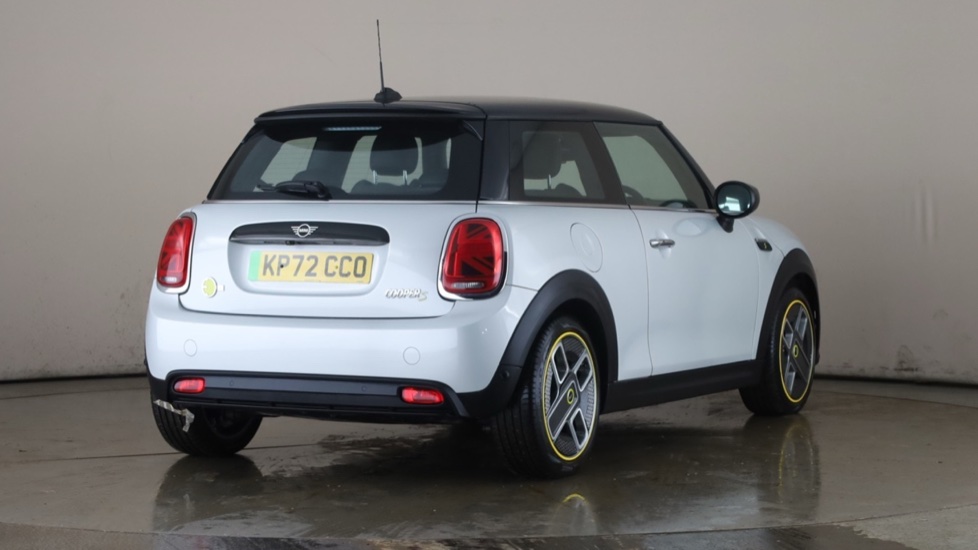 MINI HATCHBACK Image 5