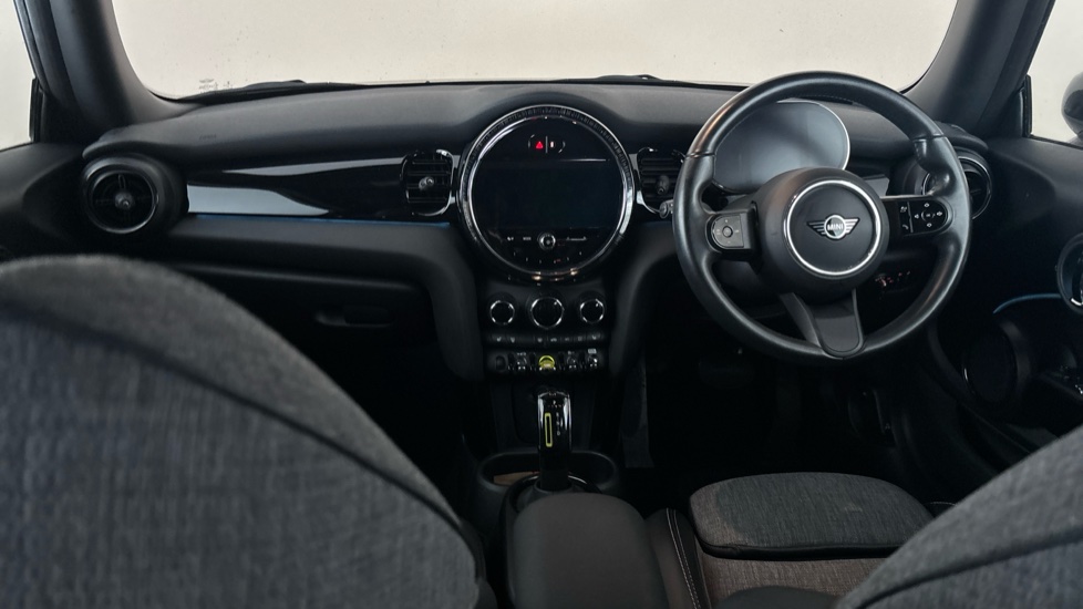 MINI HATCHBACK Image 11