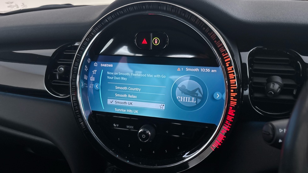 MINI HATCHBACK Image 12