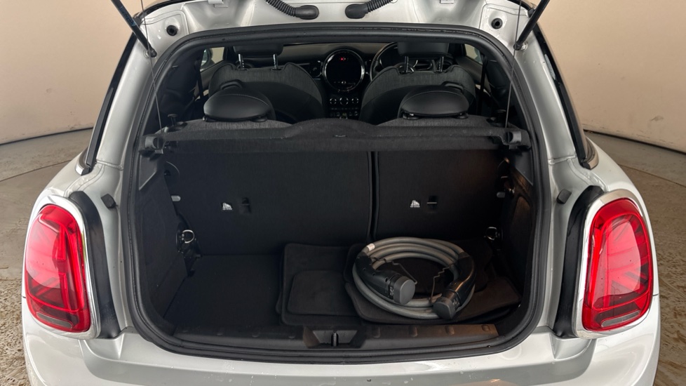 MINI HATCHBACK Image 15