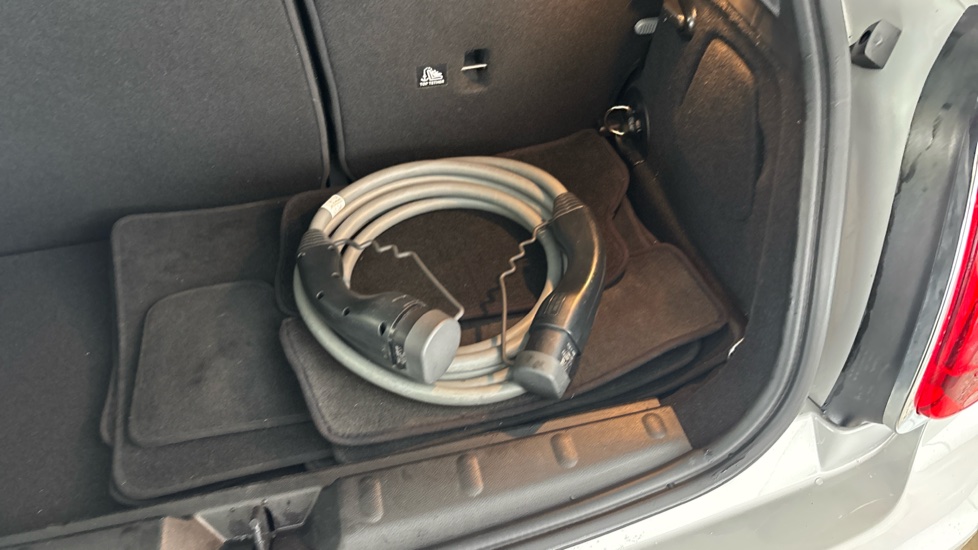 MINI HATCHBACK Image 22