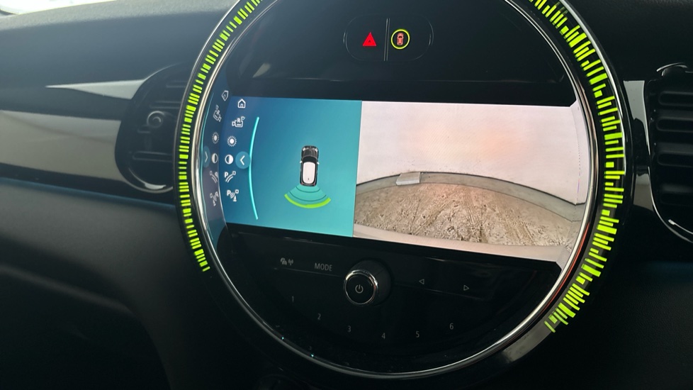 MINI HATCHBACK reverse camera