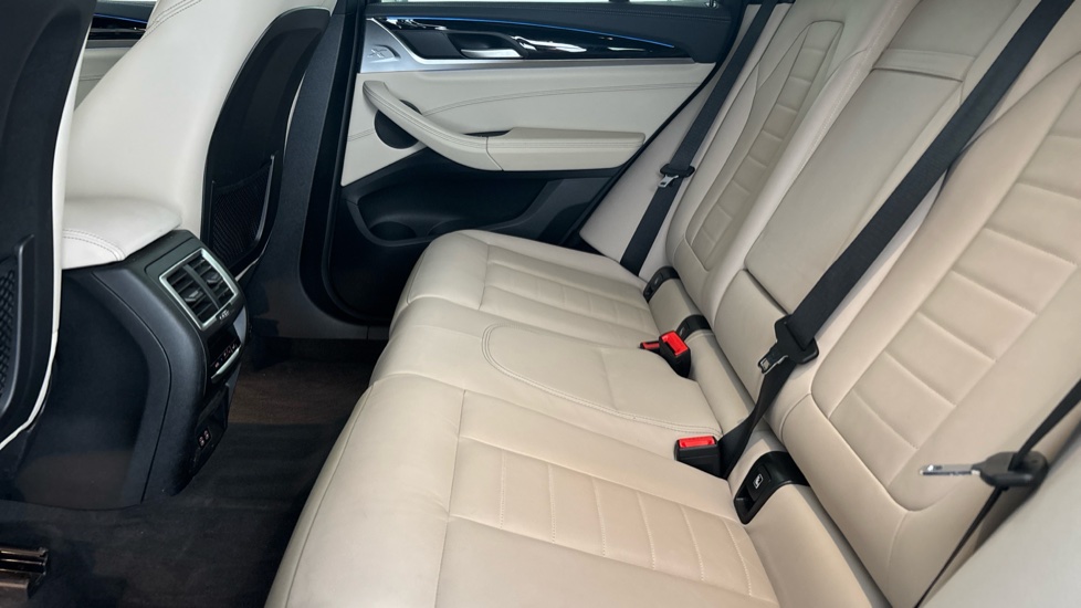 BMW iX3 Image 14
