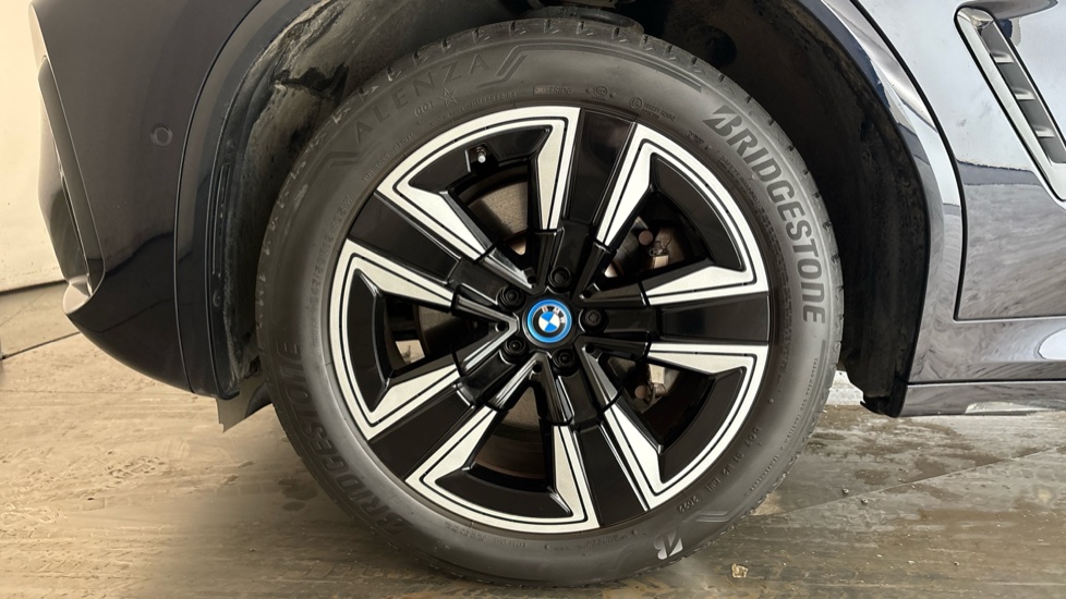 BMW iX3 Image 17