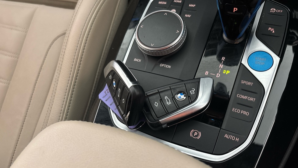BMW iX3 2 keys available
