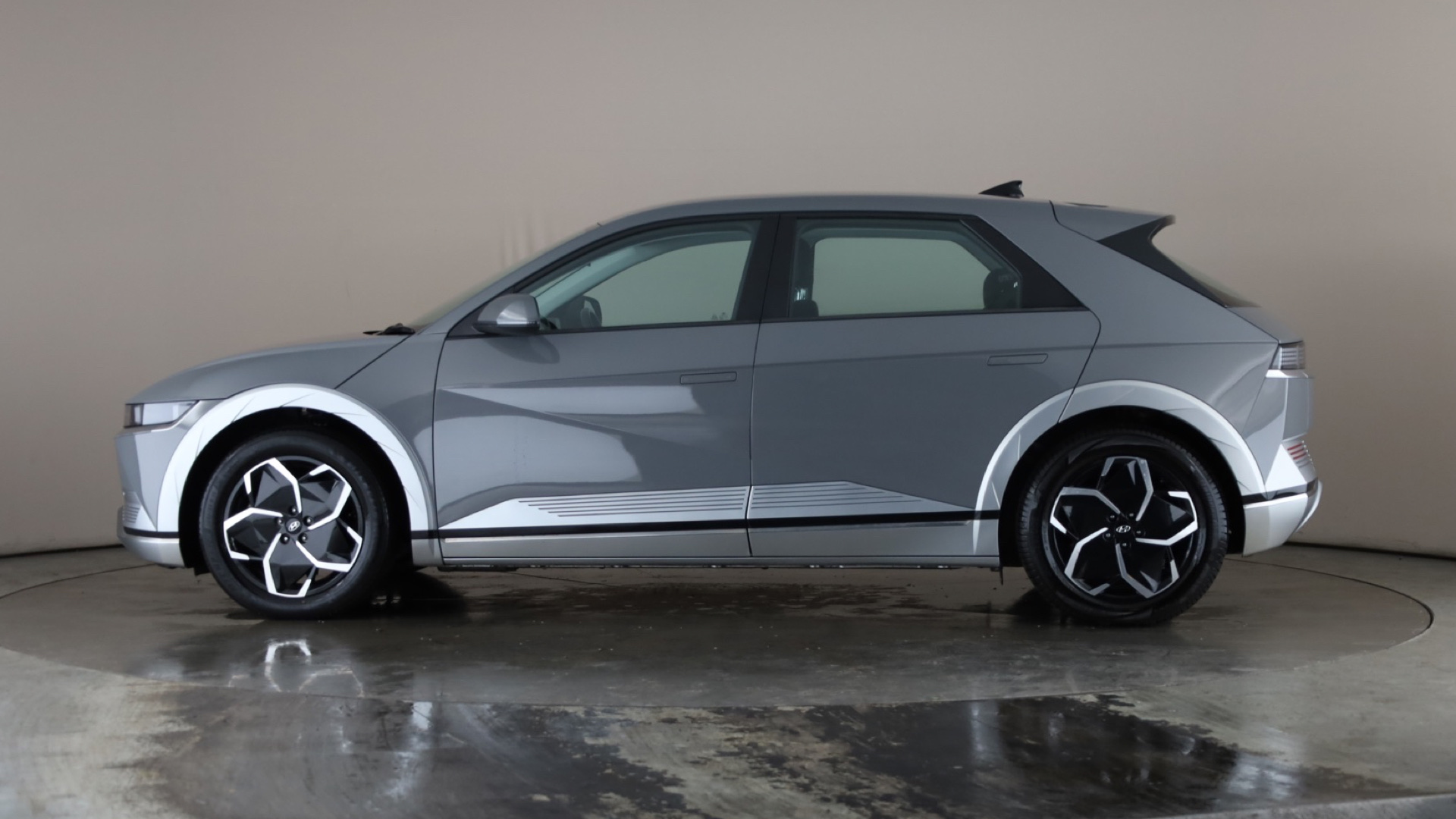 160kW Premium 73 kWh 5dr Auto [2022]