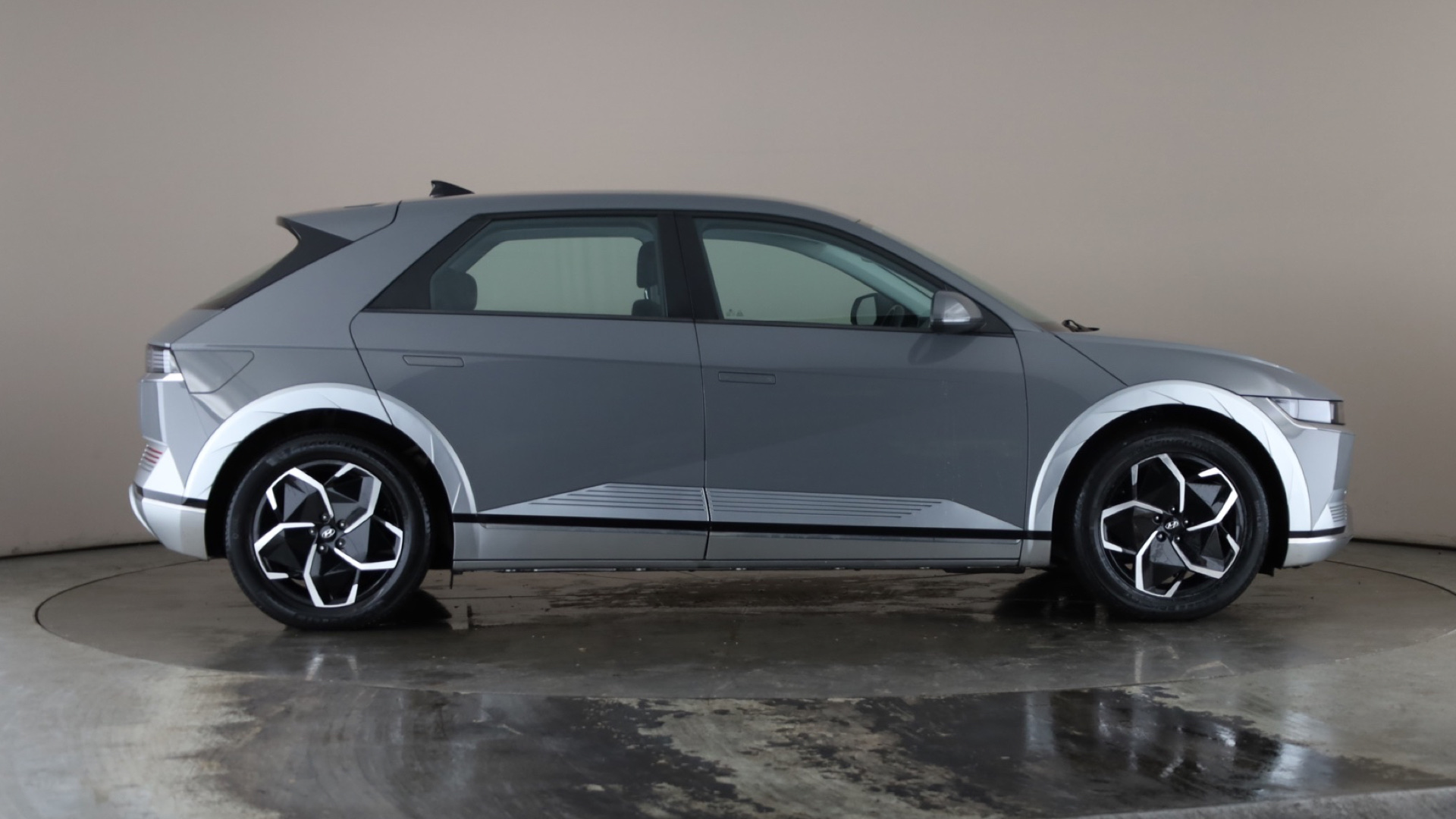 4020656 160kW Premium 73 kWh 5dr Auto