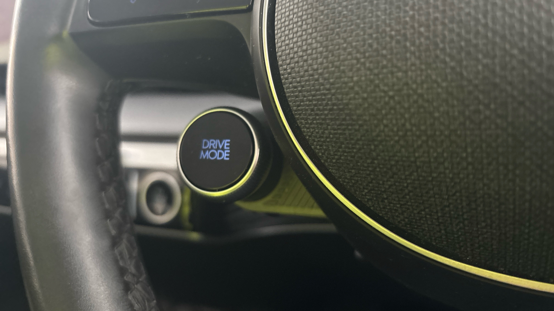 4020656 160kW Premium 73 kWh 5dr Auto