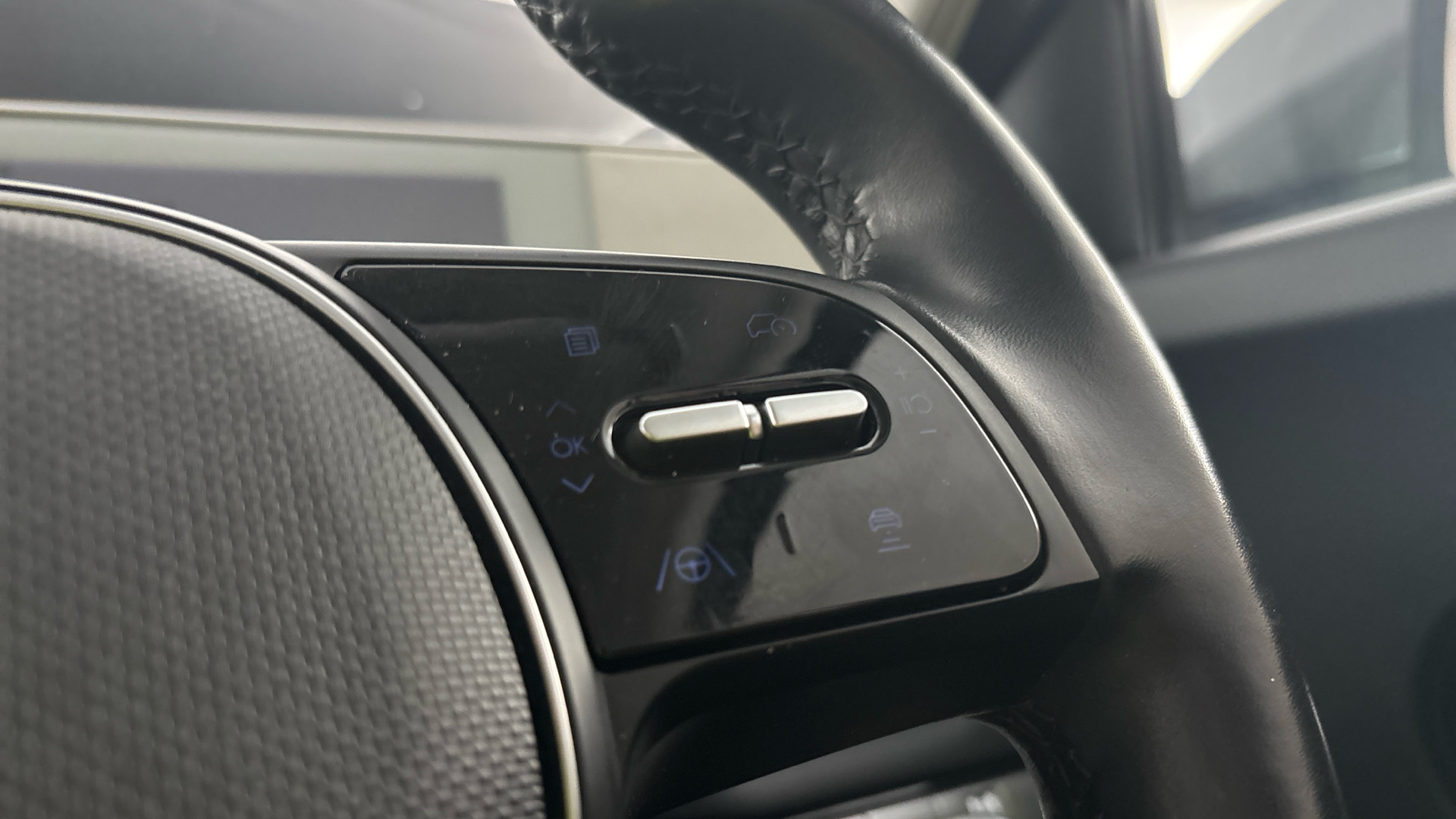 4020656 160kW Premium 73 kWh 5dr Auto