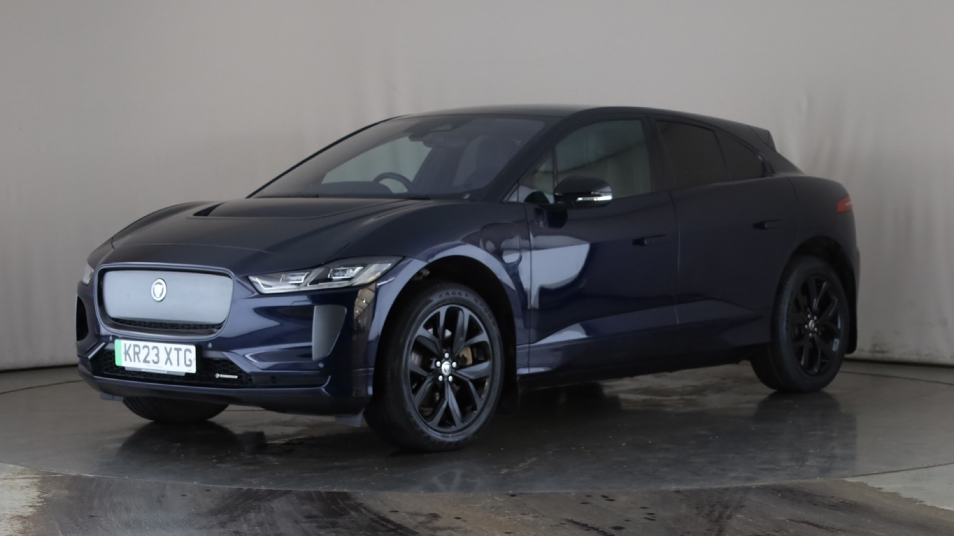 294kW EV400 R-Dynamic HSE Black 90kWh 5dr Auto