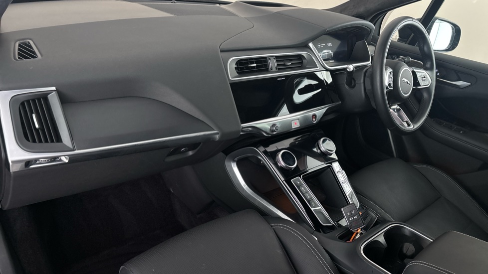 JAGUAR I-PACE Image 10