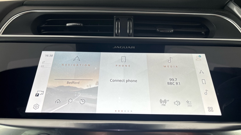 JAGUAR I-PACE Image 12
