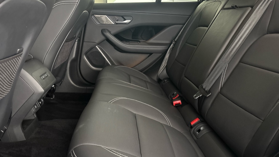 JAGUAR I-PACE Image 14