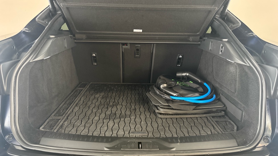 JAGUAR I-PACE Image 15