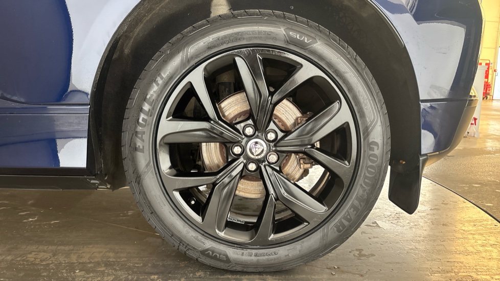 JAGUAR I-PACE Image 18