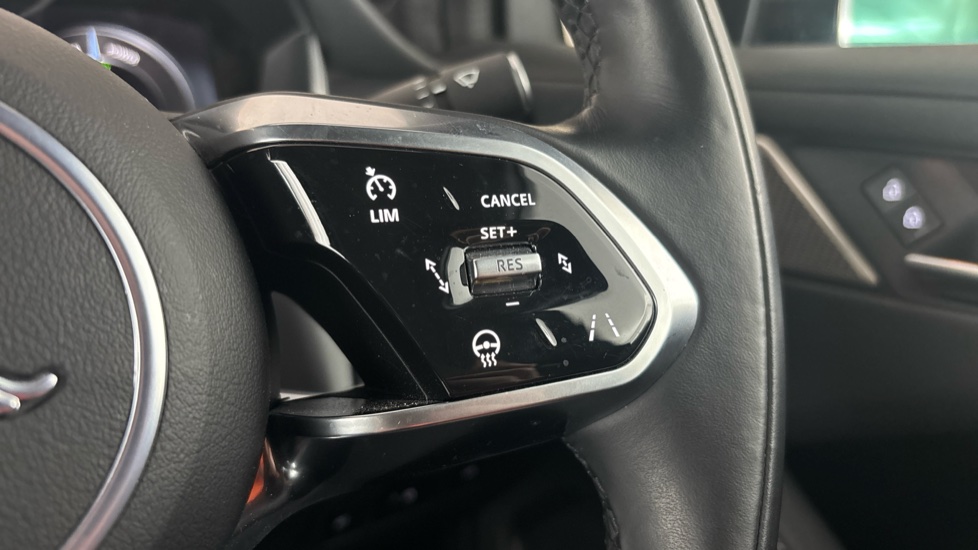 JAGUAR I-PACE Cruise control
